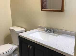 807 Green Hollow Dr, Iselin, NJ 08830