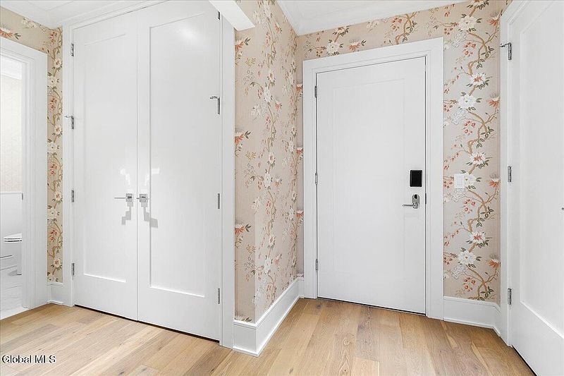 3rd image of 19 Washington Street #565