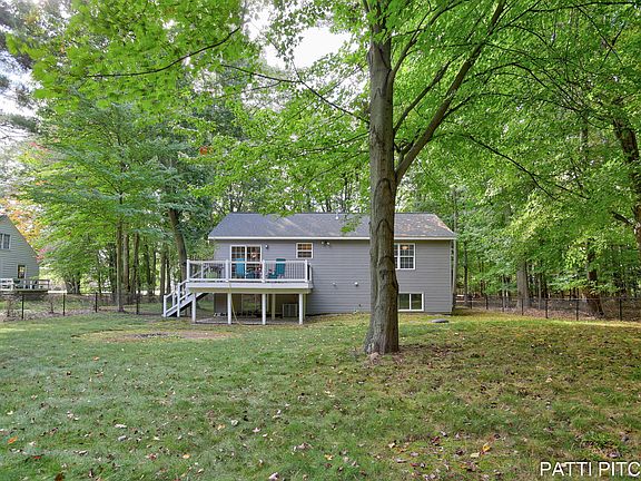 4th image of 17655 Birchtree Ln