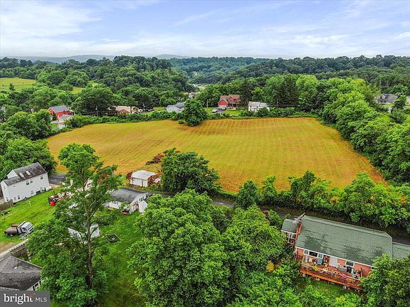 3rd image of Potato Hill St