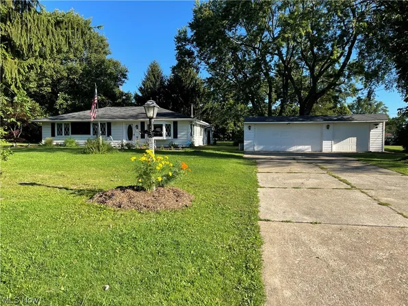 3881 Saint Nicholas Dr, Richfield, OH 44286