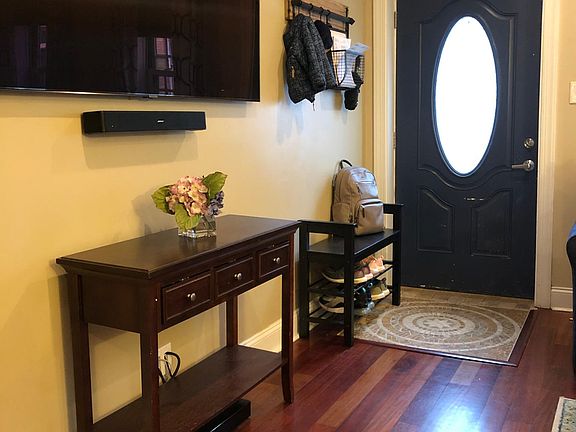 2nd image of 1428 Montrose St