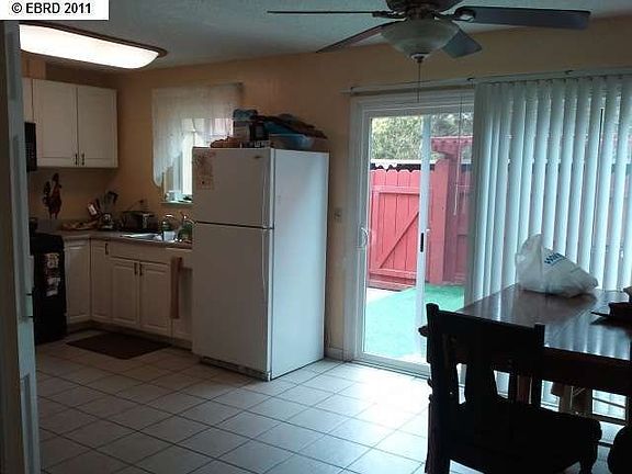 4th image of 2 Park Ln