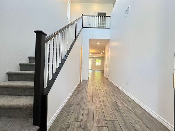 5th image of 925 Bayberry Ridge St