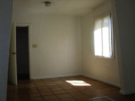2nd image of 504 W Brown St