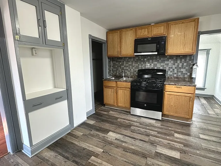 408 S Gardiner Ave #2 — Photo 11