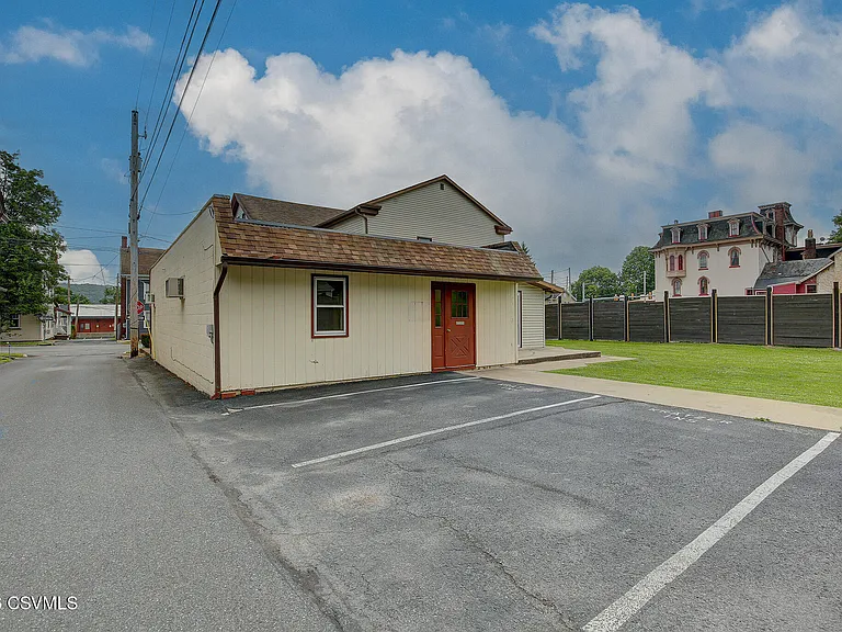 347 Water St — Photo 5
