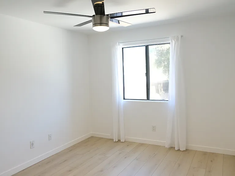 2/2 2nd bedroom