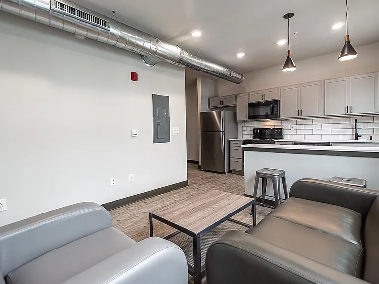 The Bentley Apartments — Photo 35