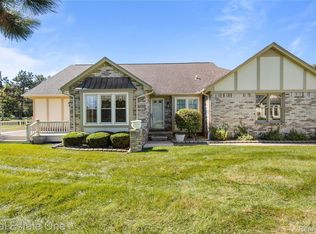 15696 Orchard Ridge Dr, Clinton Township, MI 48038