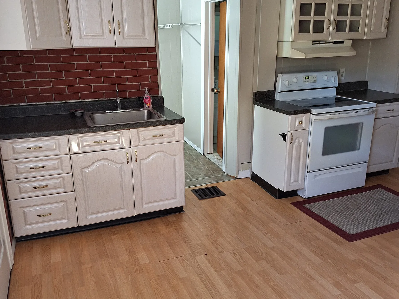 2 bed, $1,500 — Photo 2