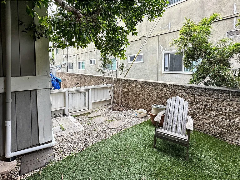 965 E Del Mar Blvd #6 — Photo 19