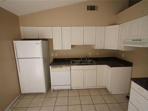 4th image of 3274 Split Willow Dr
