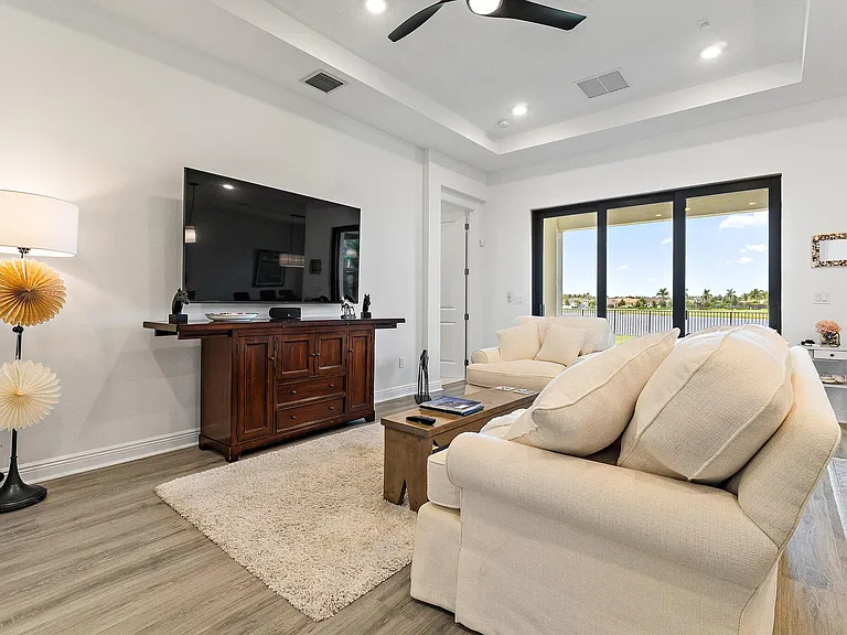 15883 Key Biscayne Ln — Photo 8