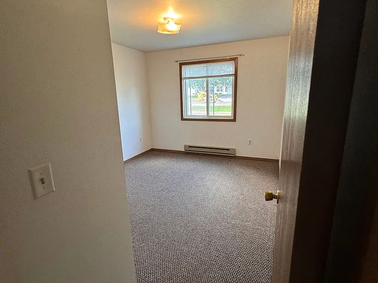 534 E Slifer St #7 — Photo 5