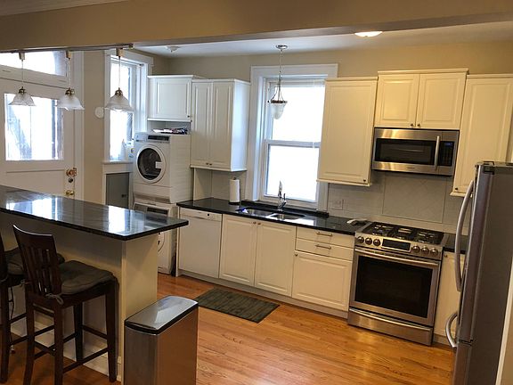 5th image of 3532 N Bosworth Ave #3