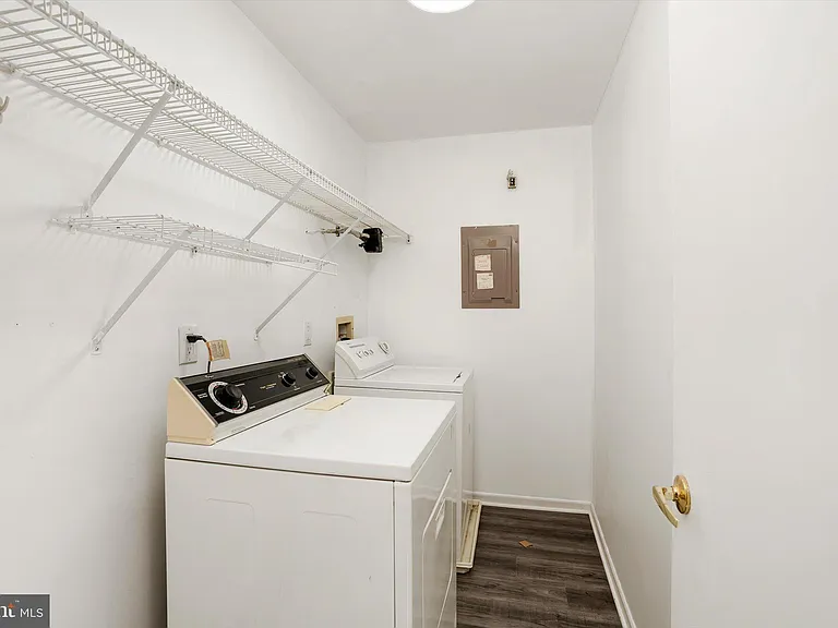 3604 Saxony Dr — Photo 23
