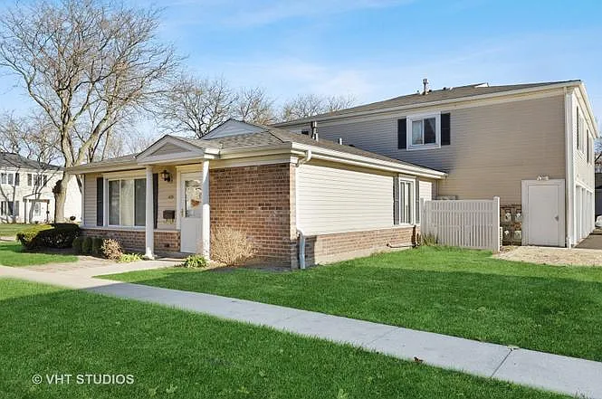 Building Photo - 1131 Cove Dr