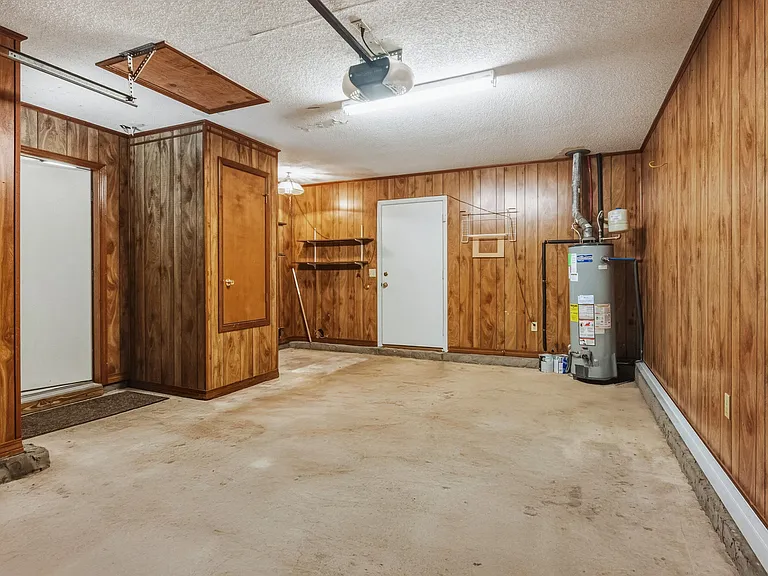 206 Esmond Ct — Photo 59