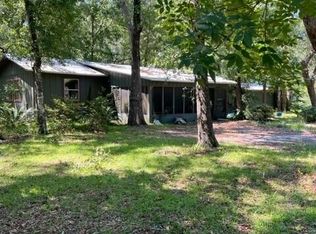 533 Black Creek Lodge Rd, Freeport, FL 32439