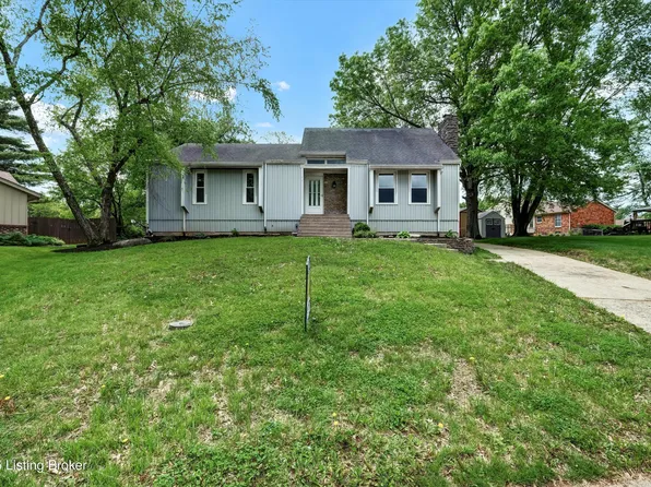 8102 Amity Ln, Louisville, KY 40220