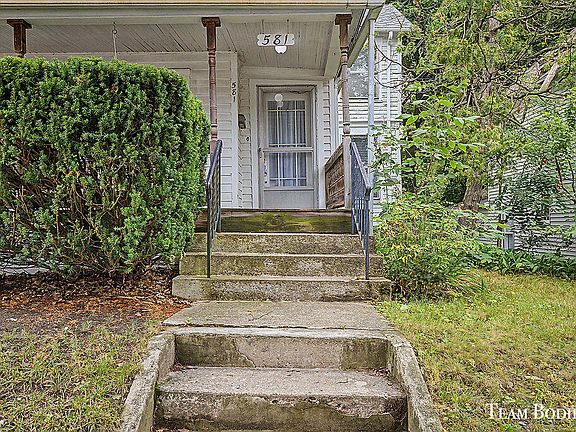 2nd image of 581 Harlan Ave NE