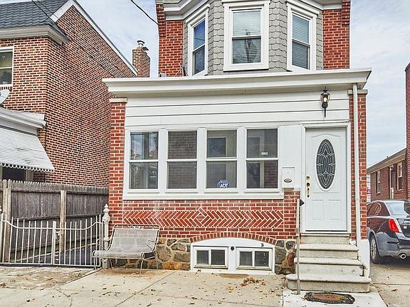 2nd image of 1615 Chestnut St