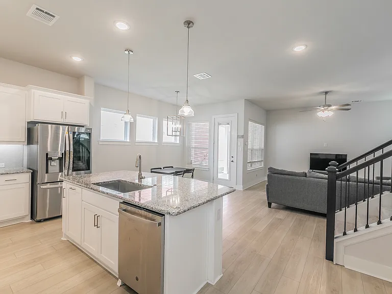 6113 Kendrick Mews — Photo 5