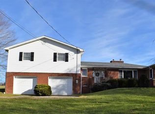 4310 Grandview Rd, Beaver, WV 25813