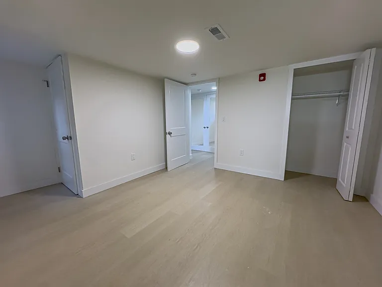 2005 Green St #1F — Photo 15