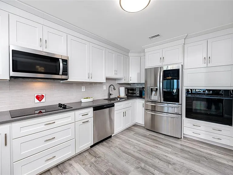 420 64th Ave #A — Photo 15
