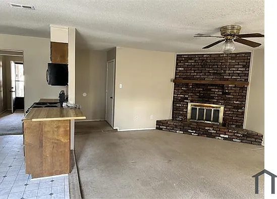3 bed, 1400 sqft, $1,400 — Photo 4