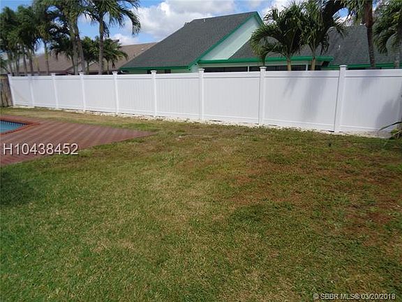 4th image of 7433 NW 47th Pl