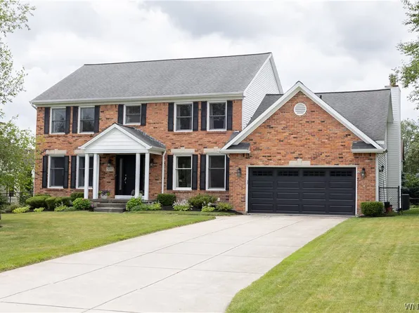 5702 Kippen Dr, East Amherst, NY 14051