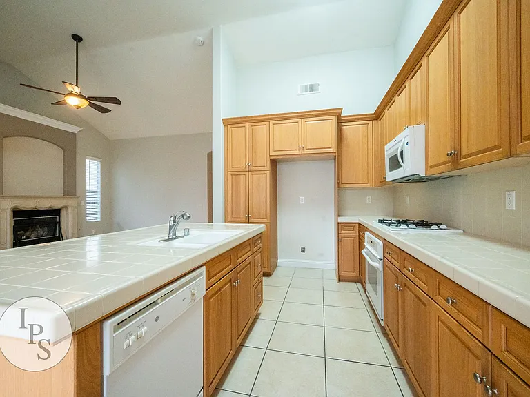 32 W Serena Ave — Photo 10