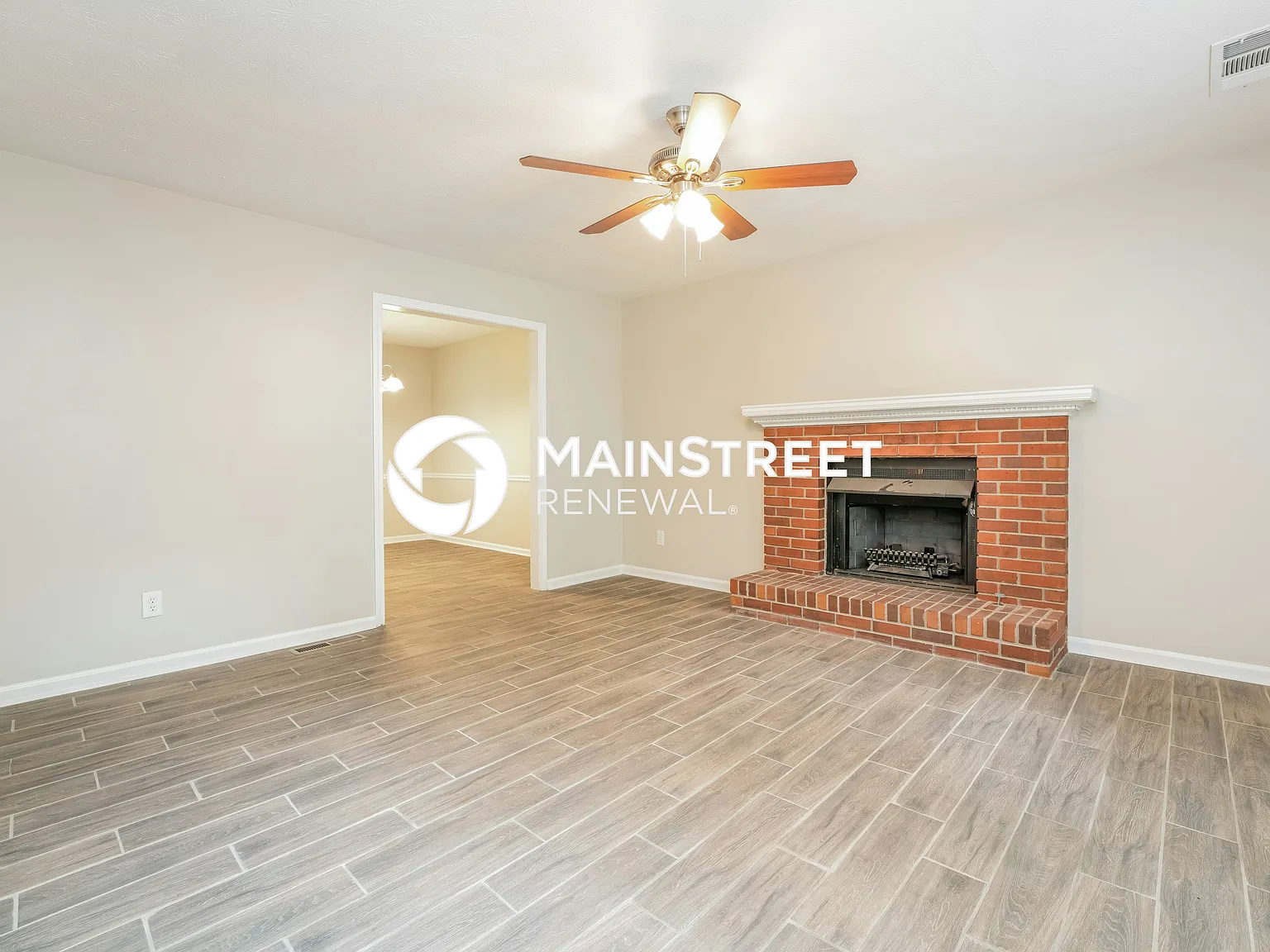 1074 Realm Ln — Photo 2