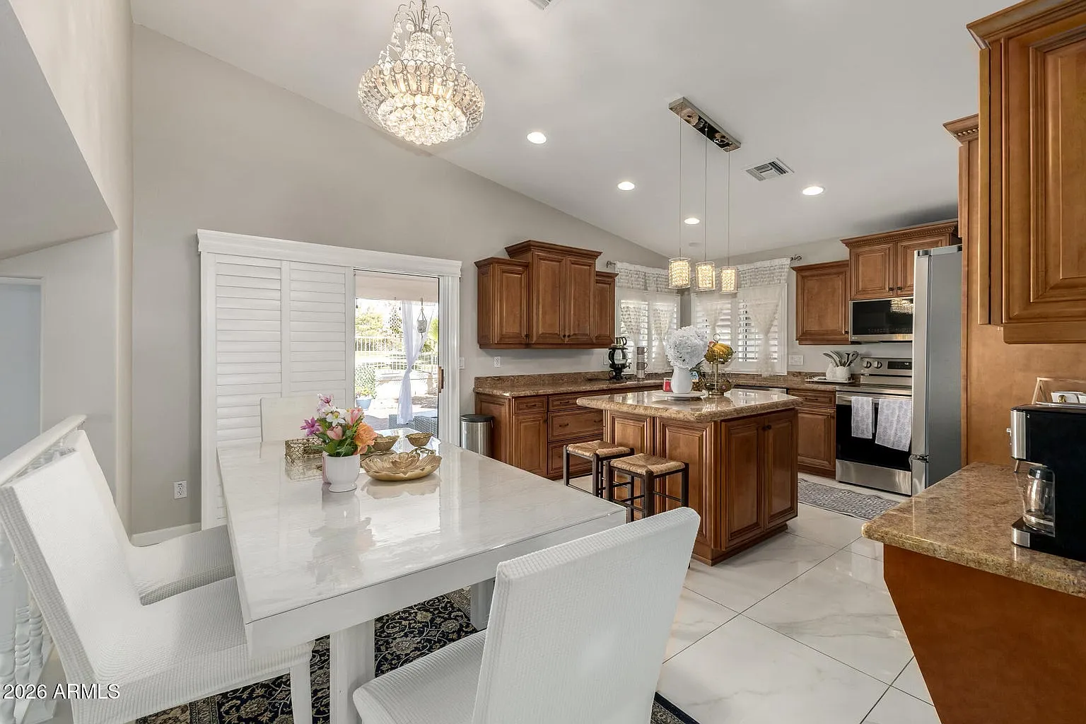 4 bed, 2719 sqft, $3,200 — Photo 3