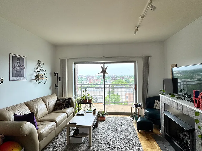100 N Hermitage Ave #702 — Photo 5
