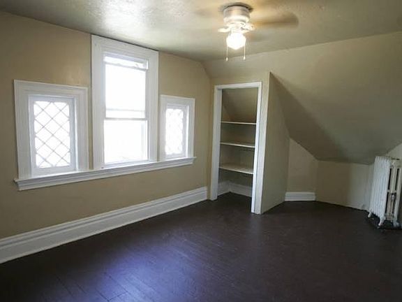 Bedroom 2 (note this is a captive bedroom)