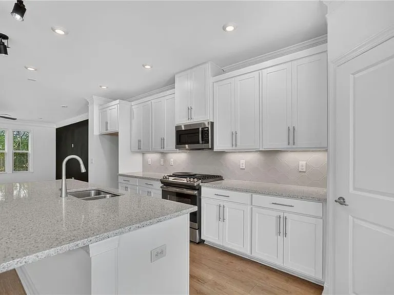 3461 Koyla Lndg — Photo 8