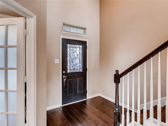 4th image of 5305 Bluewater Dr