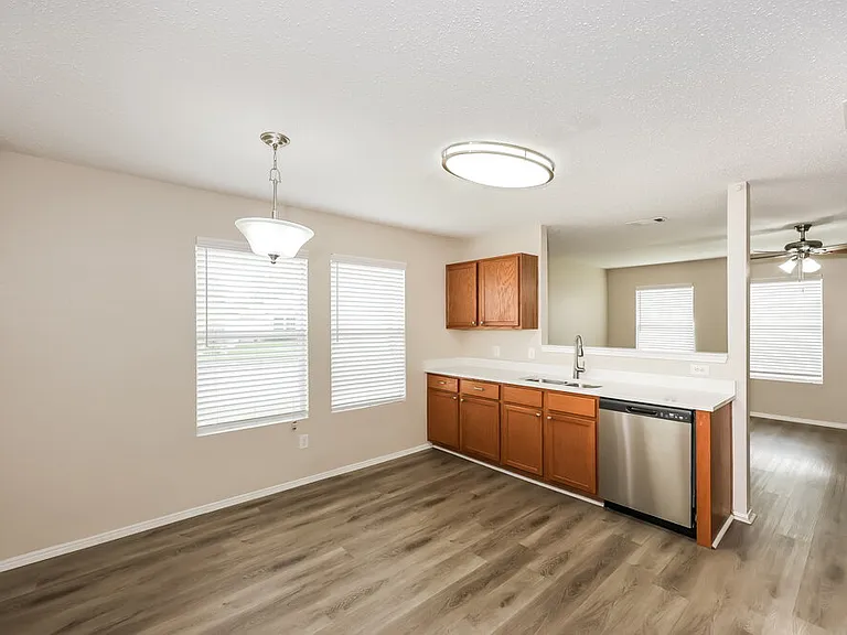 5312 Newcastle Ln — Photo 5