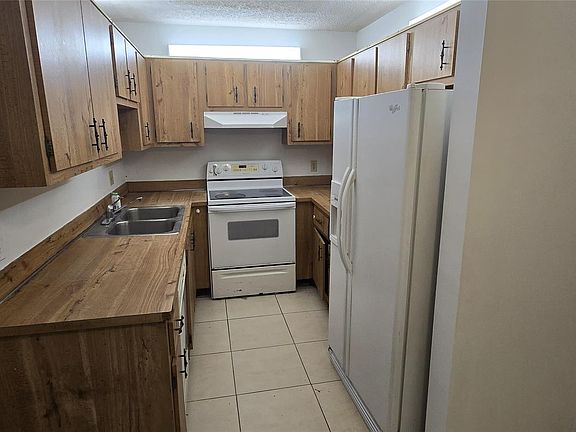 3rd image of 4649 Perth Rd