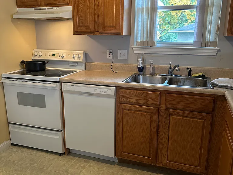3722 Kendall Ct — Photo 11