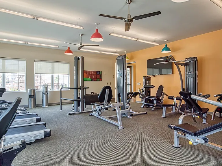 Valor Apartment Homes — Photo 8