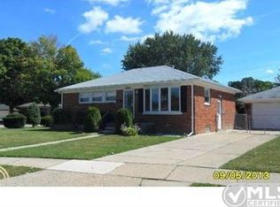 24650 Adlai Ave, Eastpointe, MI 48021
