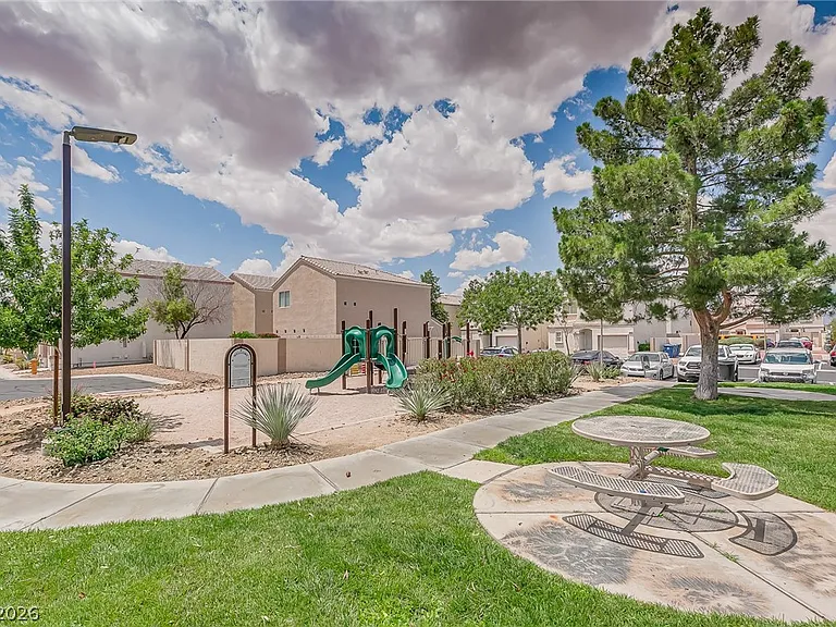 10010 Fragile Fields St — Photo 18