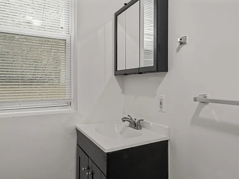 4617 Locust St #1 — Photo 9