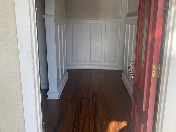 5th image of 2657 Hilton St
