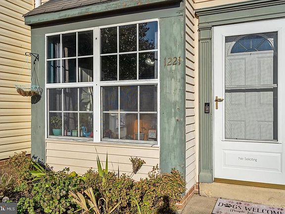 3rd image of 1221 Brice Sq
